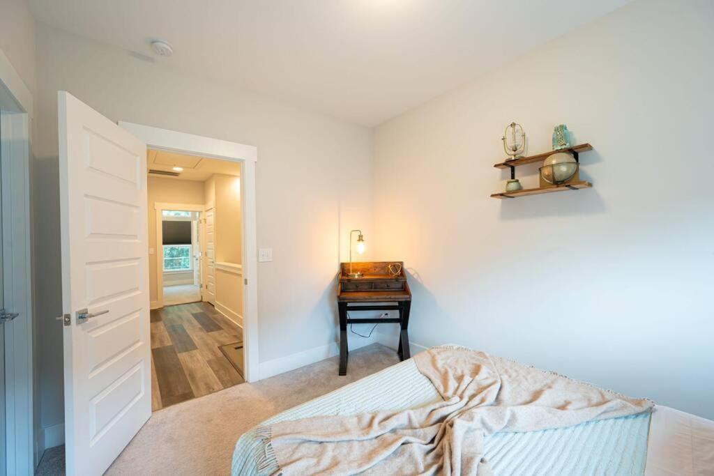 The Sente, New Home, Two Miles To Downtown Casa de férias Charlotte